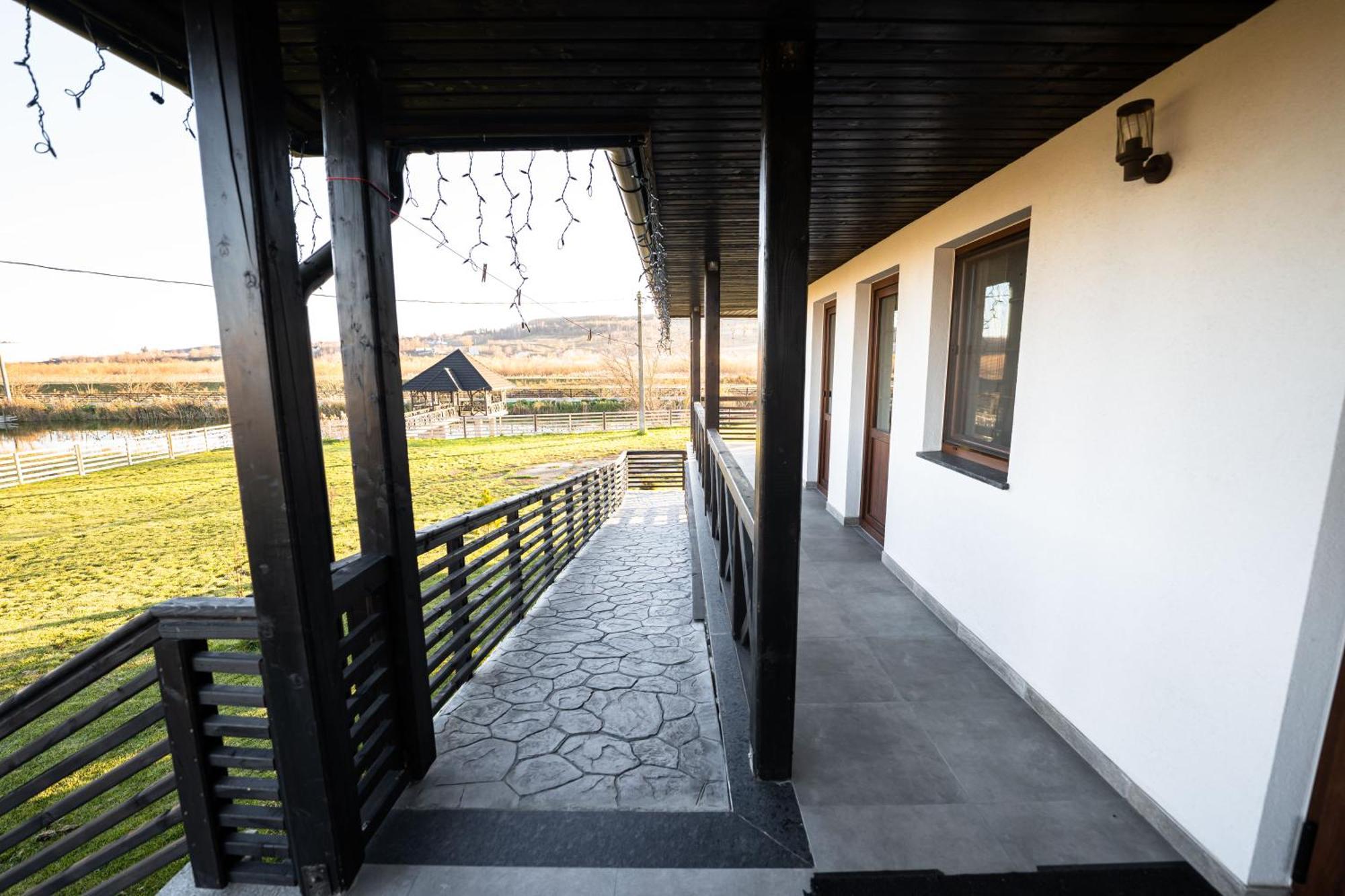 Casa Andra Hotel Siret Exterior photo