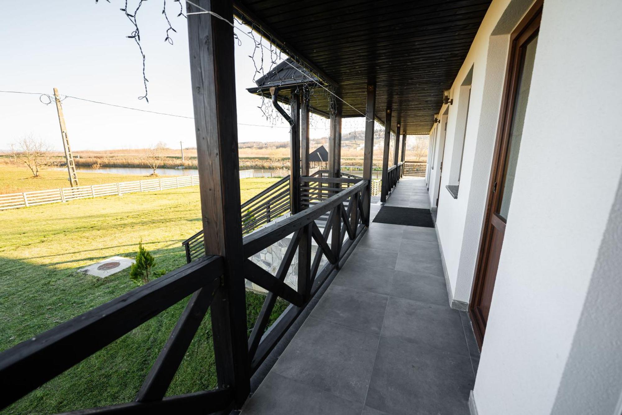 Casa Andra Hotel Siret Exterior photo