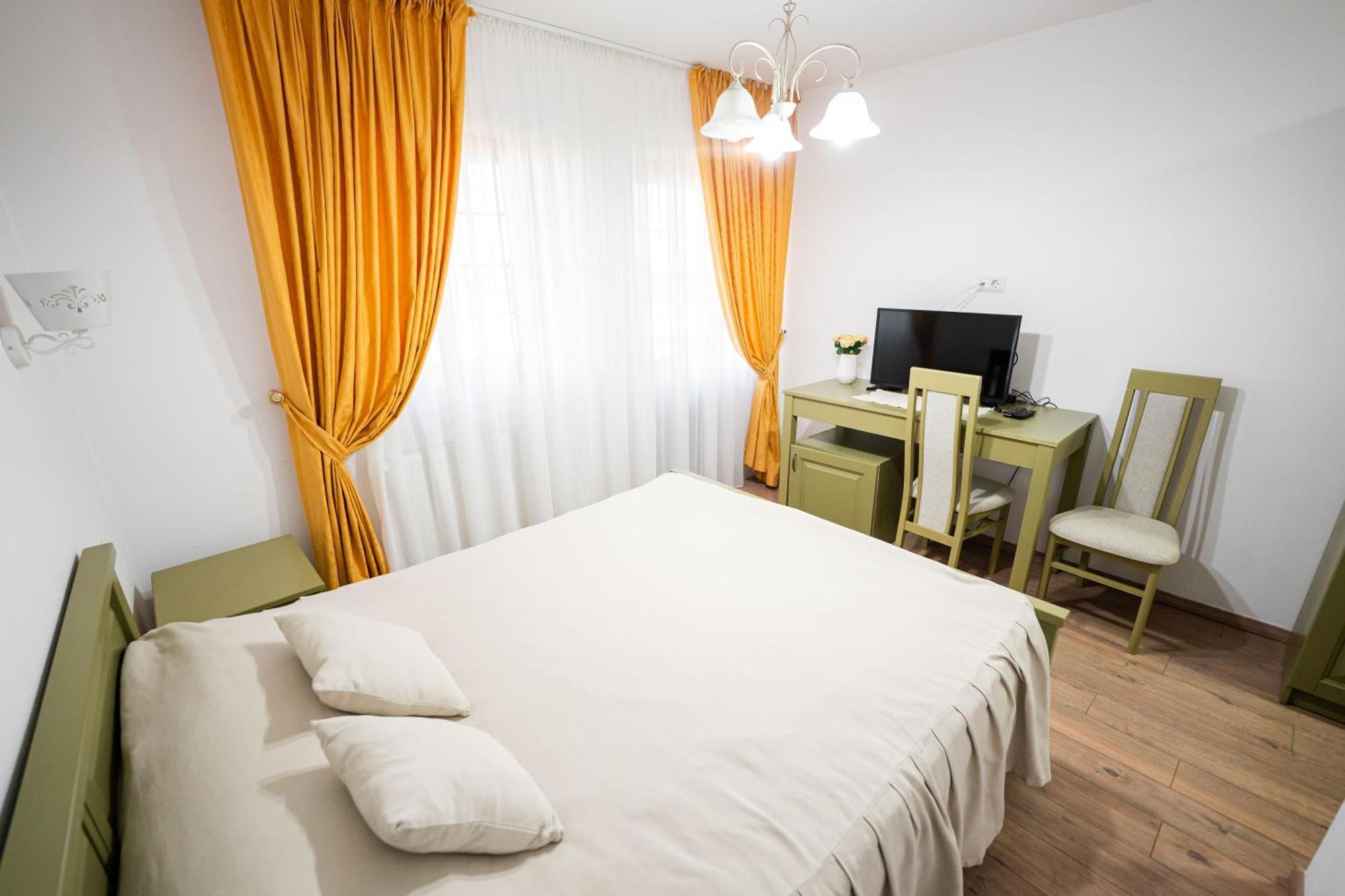 Casa Andra Hotel Siret Exterior photo