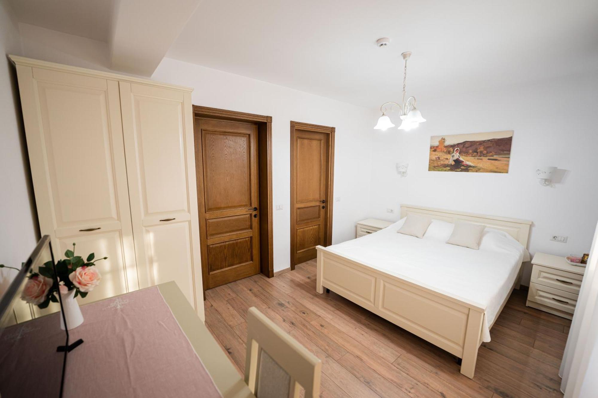 Casa Andra Hotel Siret Exterior photo